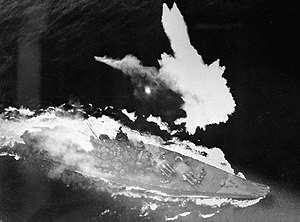 300px-Battleship_Yamato_under_air_attack_April_1945[1]